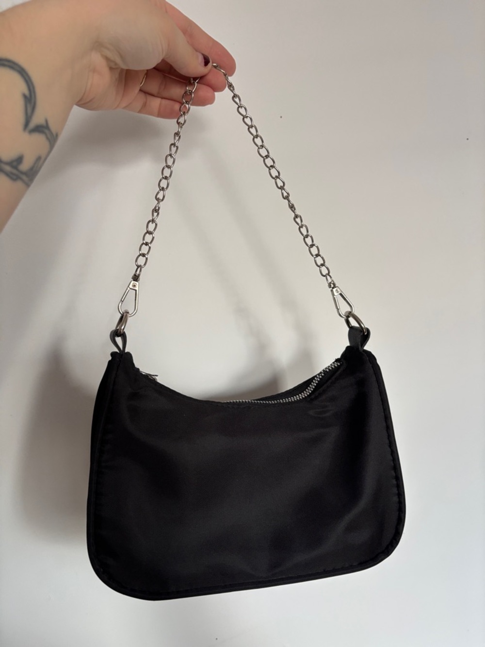Classic Black Chain-Handle Shoulder Bag - Unbranded